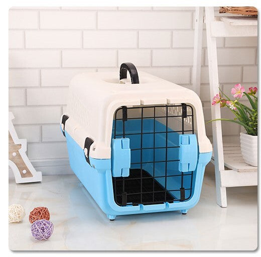 Safe cat carrier with handle 