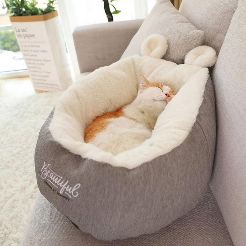 Plush cat bed